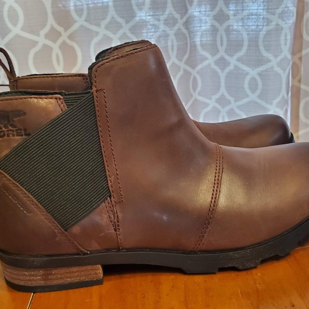 NWT Sorel Emelie Chelsea Boots Size 9 - Picture 2 of 8